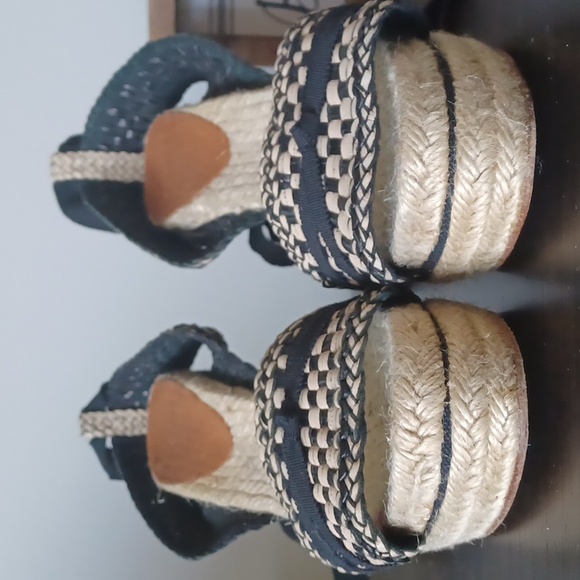 Kate Spade Black & Tan Woven Espadrille Ribbon Wedge Sz 7 - Picture 11 of 11